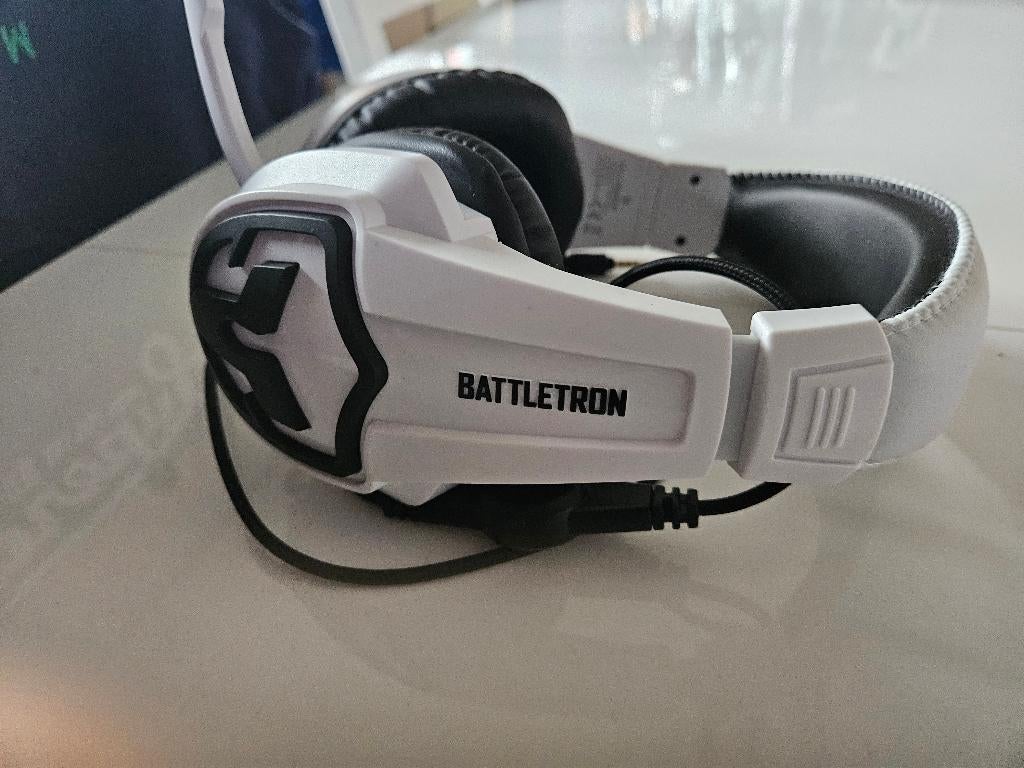 2 Casques gaming sony et Battletron, Enlèvement, Utilisé, Sony, Filaire
