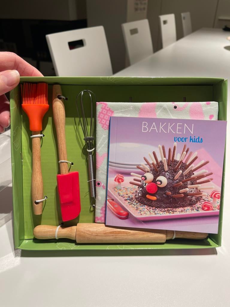 Bakbox met bakboekje en keukenschortje, Ophalen, Nieuw