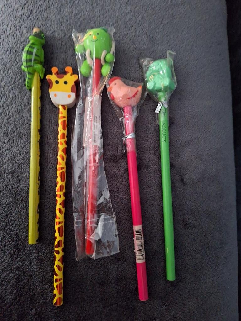 5 crayons, le tout pour 5 euros, Articles professionnels, Enlèvement ou Envoi