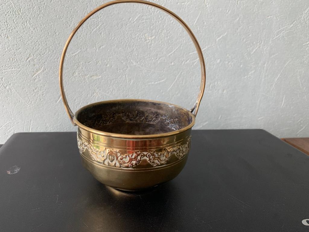 Ancien petit pot en cuivre en forme de panier, Ophalen of Verzenden, Koper