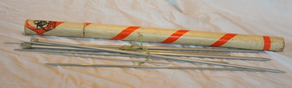 lot aiguille a tricoter dépareillées avec etui carton, Enlèvement ou Envoi, Utilisé, Tricot, Aiguille