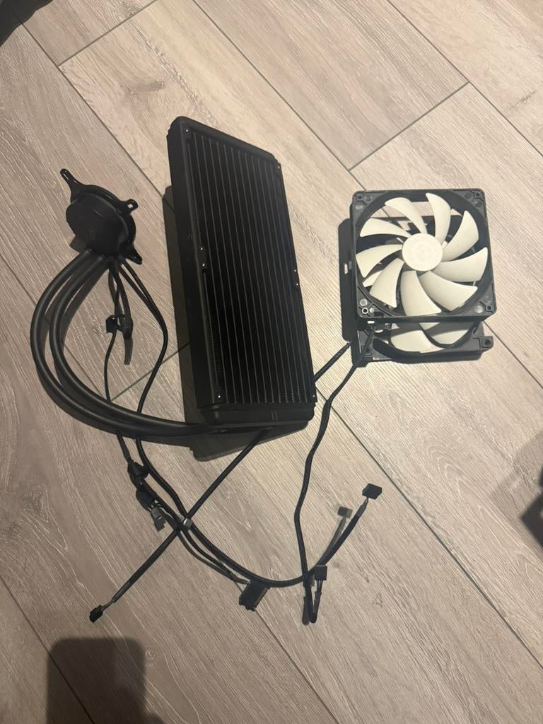 Nzxt Kraken X61, Computers en Software, Ophalen, Gebruikt