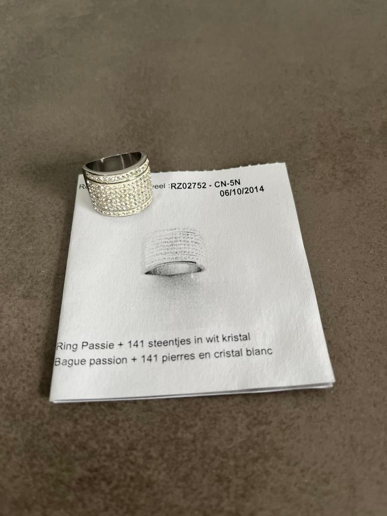 Ring Victoria, Handtassen en Accessoires, Ringen, Ophalen, Zo goed als nieuw