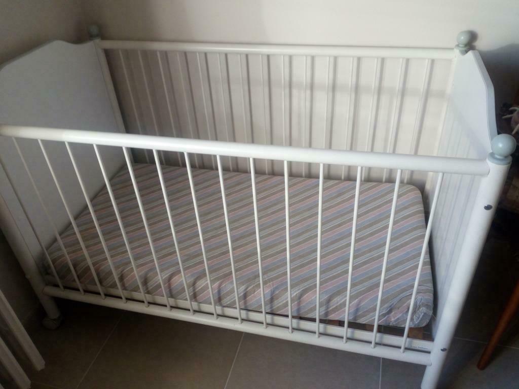 Kinderbed,babybed met matras.Merk Louis Defossez., Gebruikt, Ophalen of Verzenden, Minder dan 140 cm, Matras