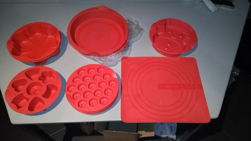 Tupperware Multiflex bakvormen rood diverse, Enlèvement ou Envoi, Comme neuf, Rouge