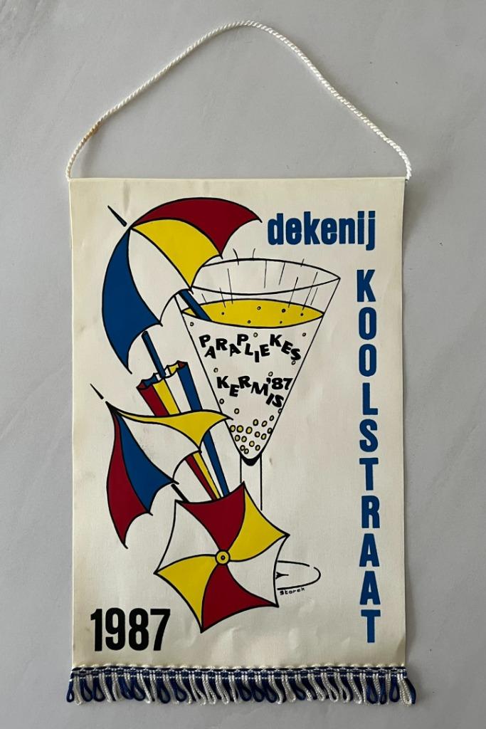 Aalst Oilsjt Carnaval wimpel 1987 Dekenij Koolstraat, Ophalen