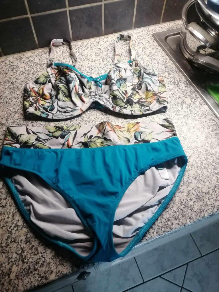 Bikini licht grijs / licht blauw gebloemd merk prima donna s, Blauw, Ophalen of Verzenden, Bikini, Gedragen