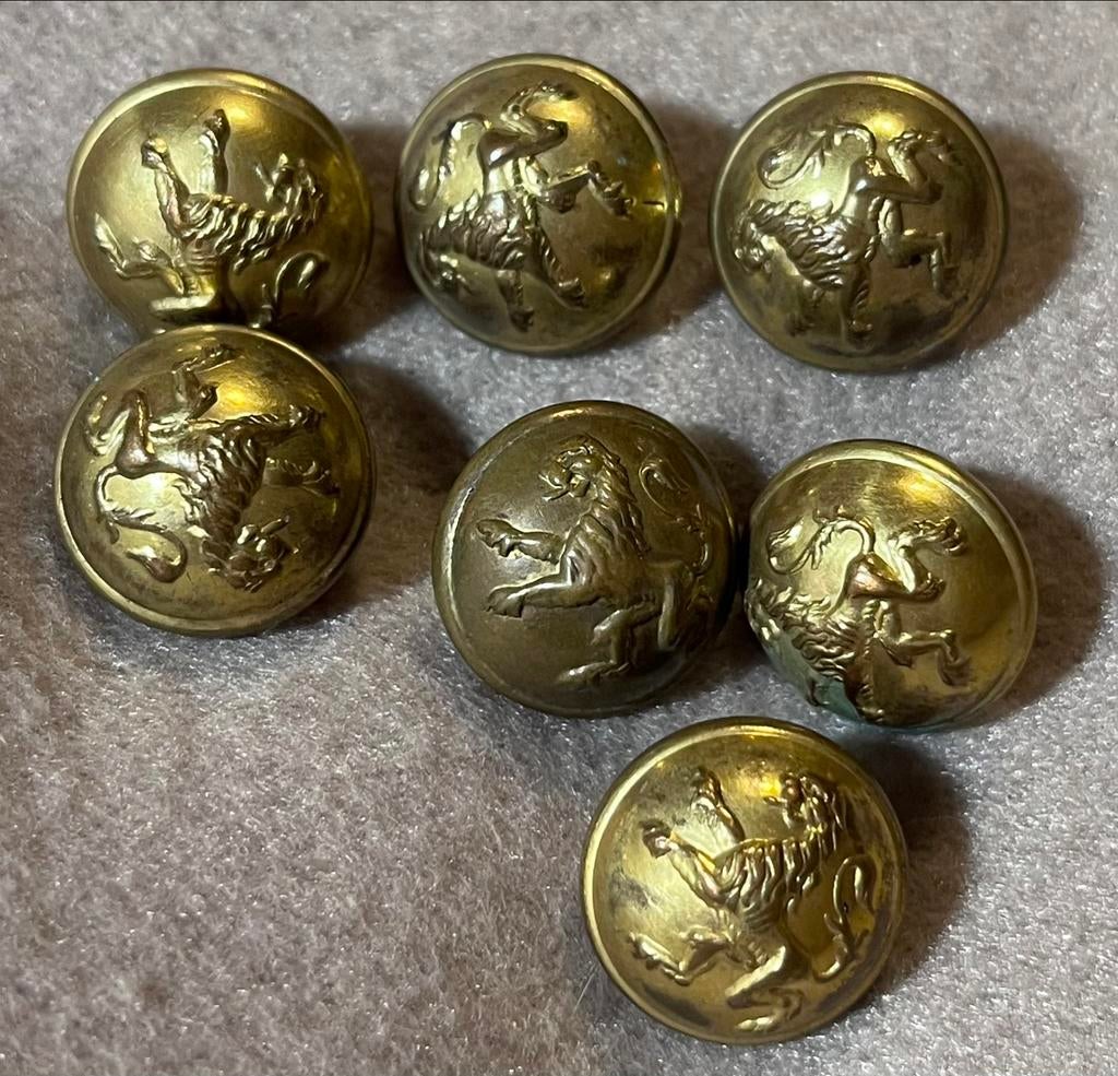 13. LOT 7 anciens BOUTONS MILITAIRES D=1,8 cm, Enlèvement ou Envoi, Utilisé