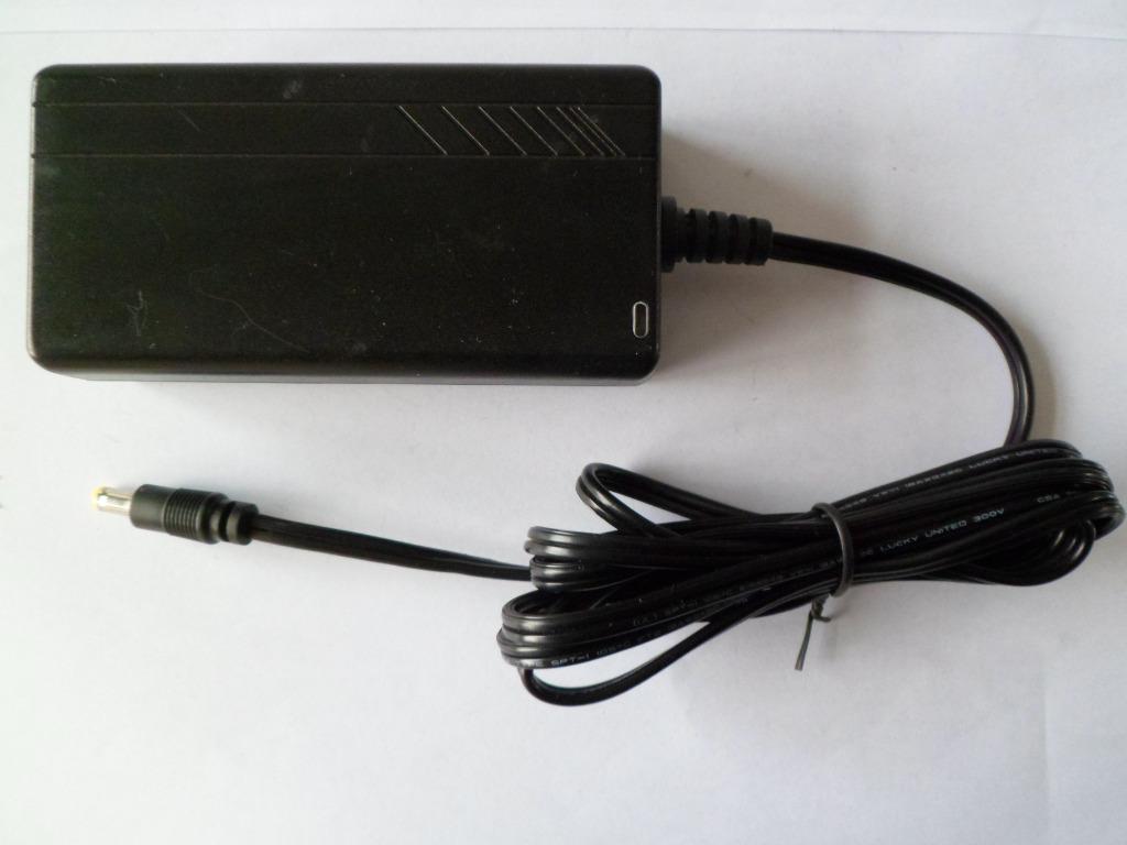Chargeur adaptateur secteur CRESTON 60 Watt 100-240VAC=> 24., Enlèvement ou Envoi, Comme neuf