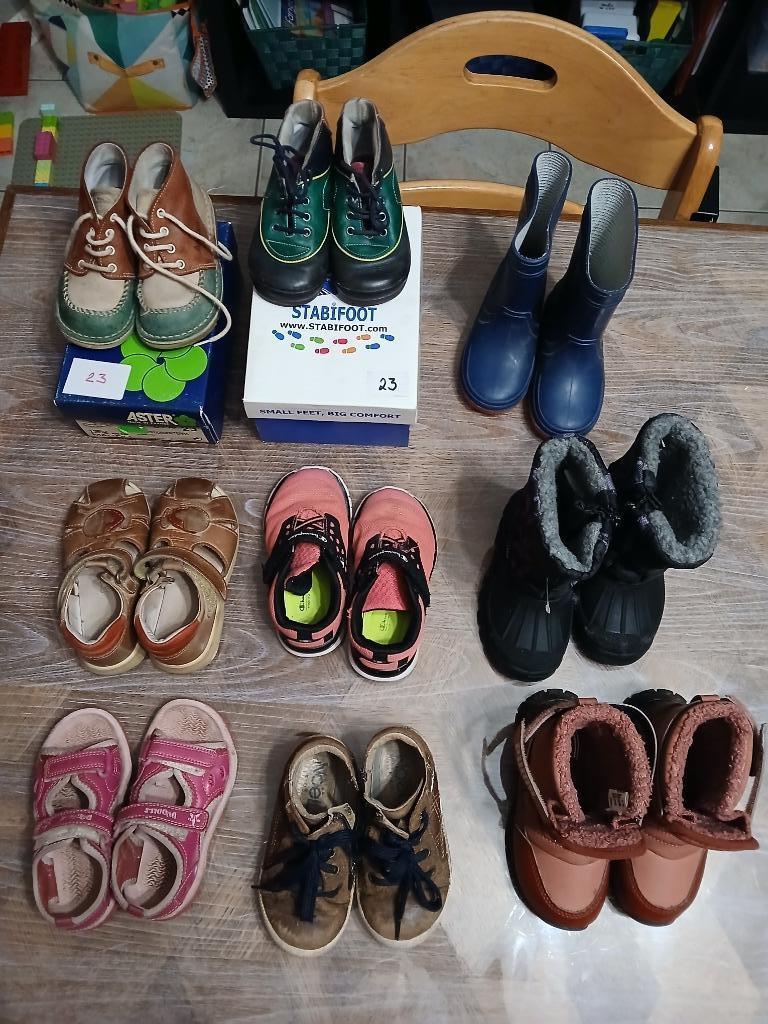 Lot de 9 paires de chaussures enfants taille 23, Enfants & Bébés, Garçon ou Fille, Enlèvement ou Envoi, Utilisé, Autres