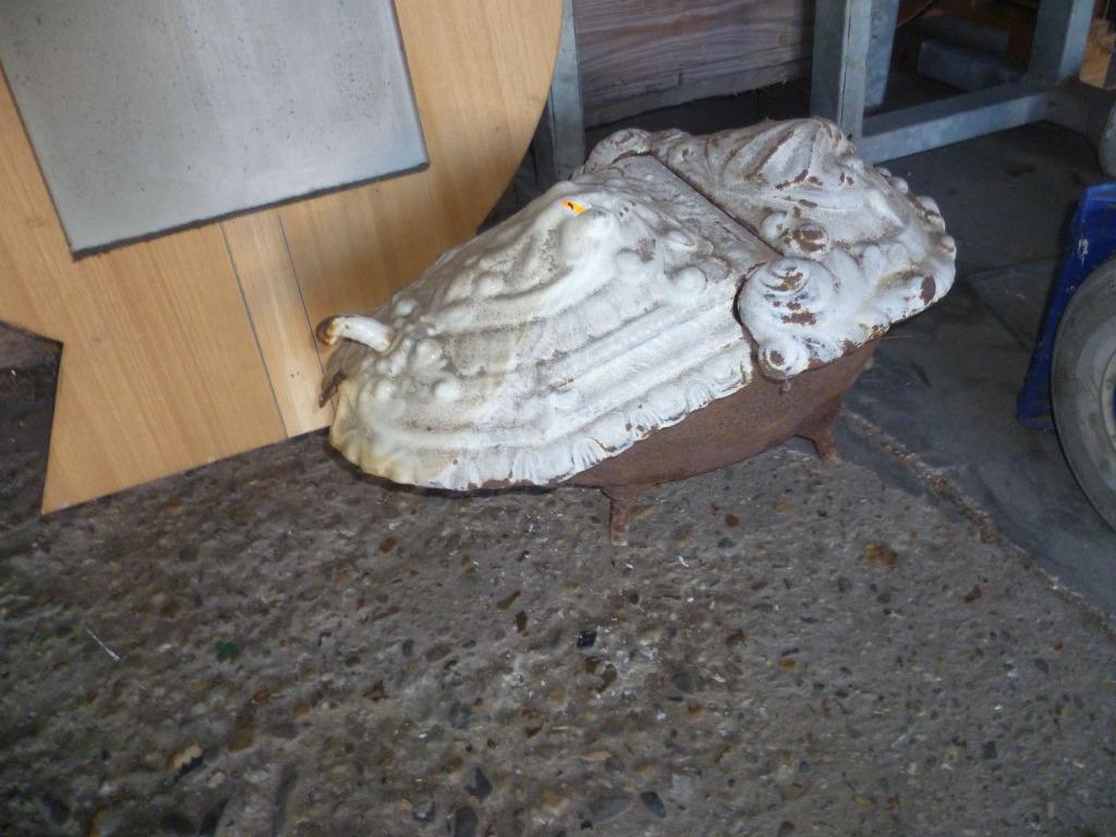 OUDE GIETIJZEREN KOOLBAK, Ophalen