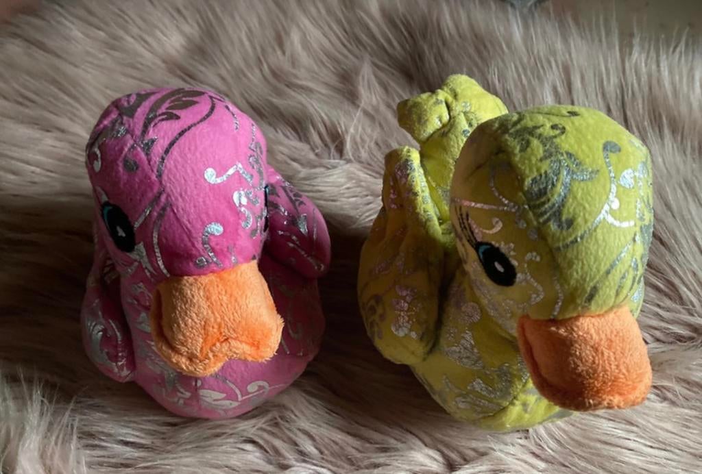 2 stoffen knuffel eenden., Ophalen of Verzenden, Gebruikt, Eend