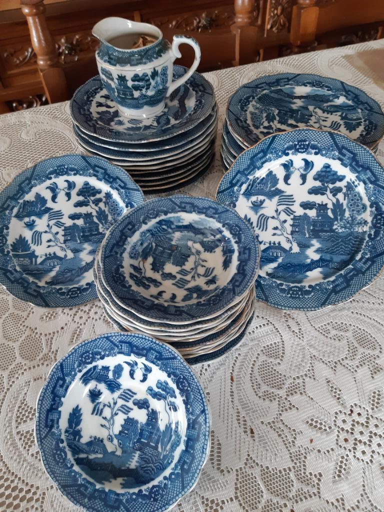 chinees poseleinen borden + melkpot, Ophalen
