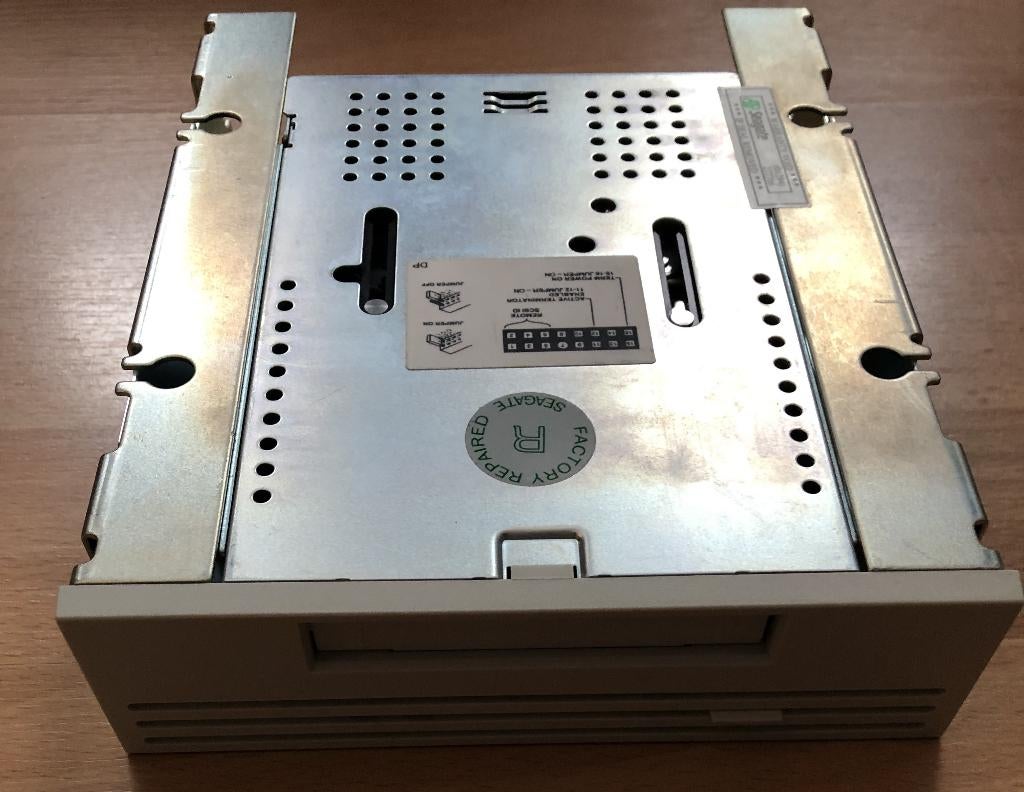 Tape Backup Seagate STD22000N SCSI DAT DDS1-drive (2Gb/4Gb), Computers en Software, Ophalen, Zo goed als nieuw, Intern, Overig
