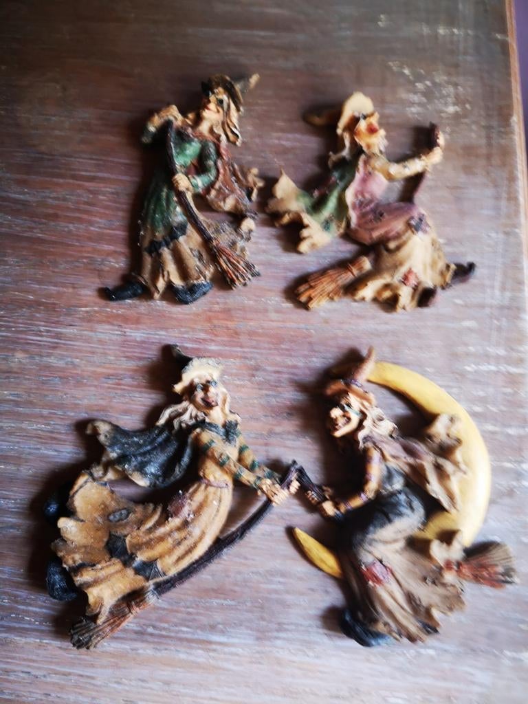 4 aimants sorcières, Enlèvement ou Envoi, Comme neuf