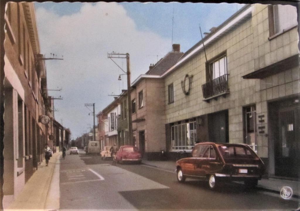 POSTKAART- DENDERLEEUW- GUIDO GEZELLESTRAAT EN POSTKANTOOR, Ophalen of Verzenden, Ongelopen, Oost-Vlaanderen