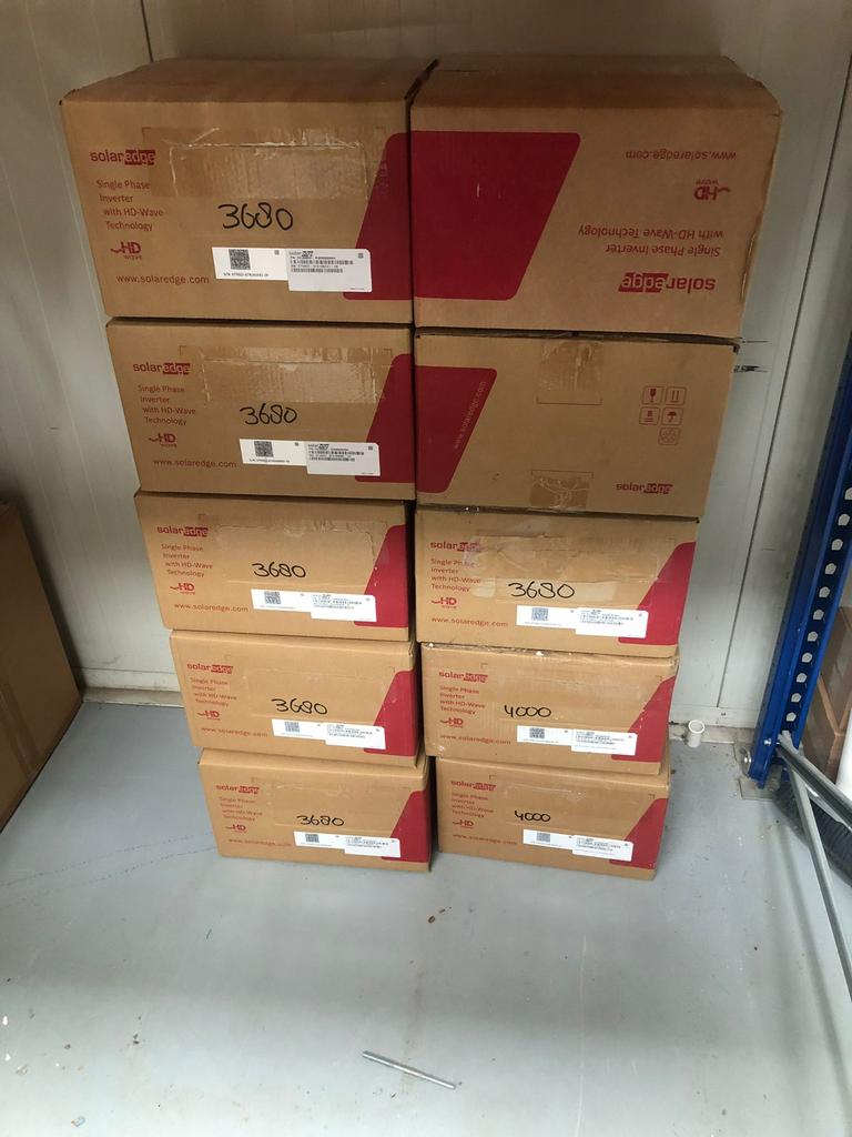 Solaredge 3680 H nieuw in doos, ongebruikt met WiFi, Ophalen of Verzenden, Nieuw