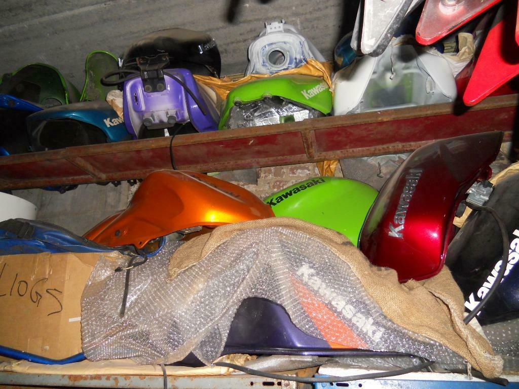 Vend tous réservoirs pompes robinets pièces Kawasaki gros st, Motoren, Ophalen, Gebruikt