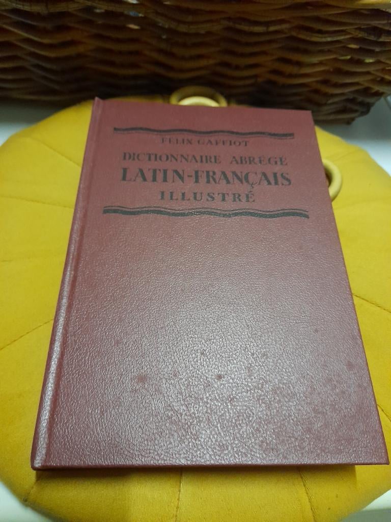Dictionnaire  Latin-Français  Édition Hachette de F.GAFFIOT, Livres, Enlèvement ou Envoi, Comme neuf, Français