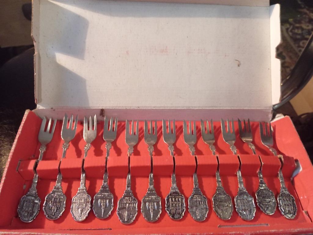 12 vintage dessertvorkjes steden, Verzenden, Nieuw
