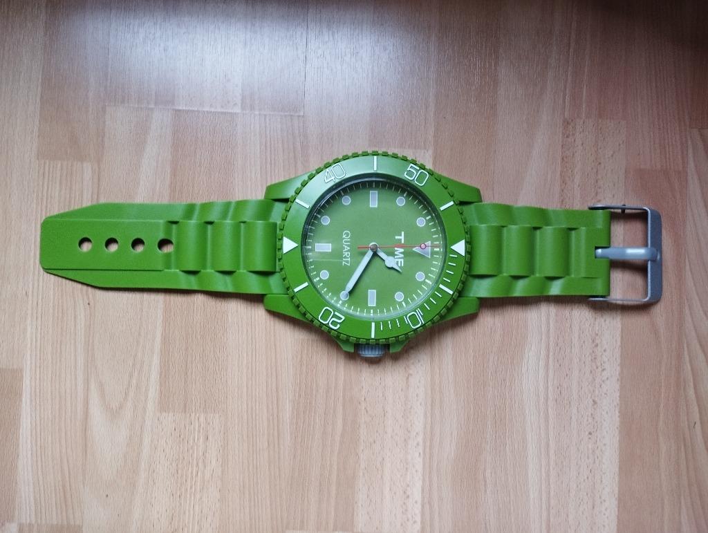 Wandhorloge in de vorm van polshorloge, Ophalen, Zo goed als nieuw, Wandklok