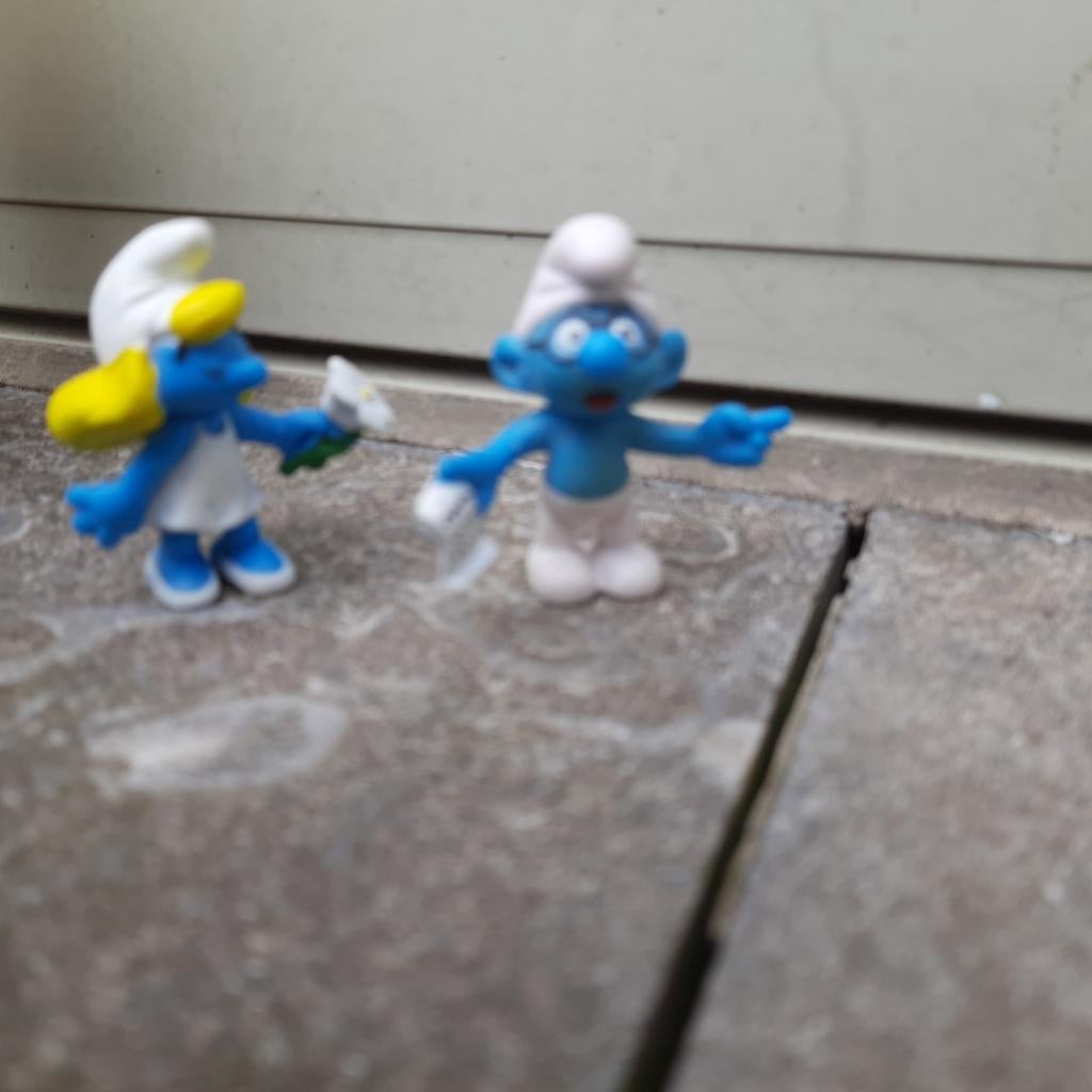 2 SCHTROUMPFS micro taille environ 4 cm *NEUF* RARES*, Enlèvement, Neuf, Poupée, Figurine ou Peluche