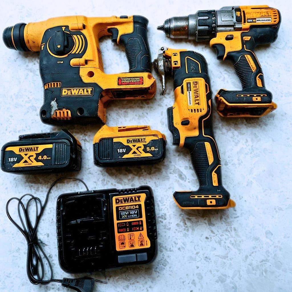 DeWalt Set: lader ,2 batt,  boorhamer, klopboor, multitool, Doe-het-zelf en Bouw, Ophalen, Zo goed als nieuw