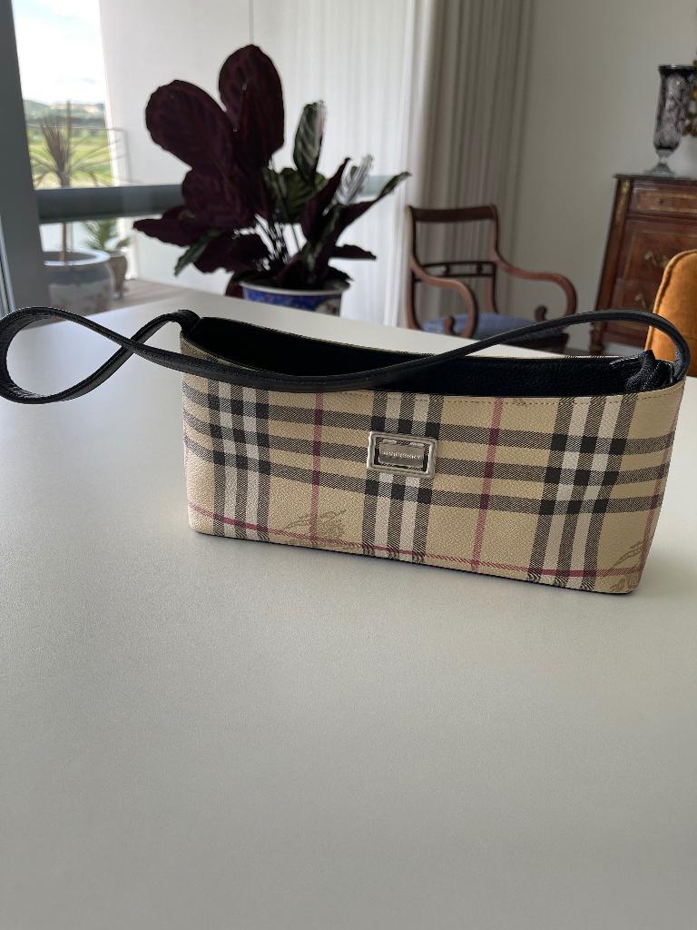 Burberry tas in nieuwstaat, Handtassen en Accessoires, Tassen | Damestassen, Ophalen of Verzenden, Zo goed als nieuw