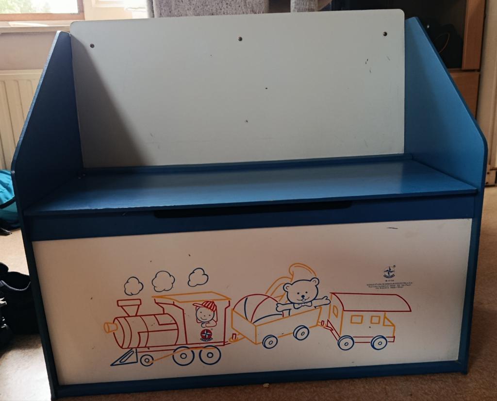 Banc coffre à jouets enfant bleu et blanc – Motif Train Vint, Enfants & Bébés, Jouets | Puzzles pour enfants, Utilisé, 6 ans ou plus
