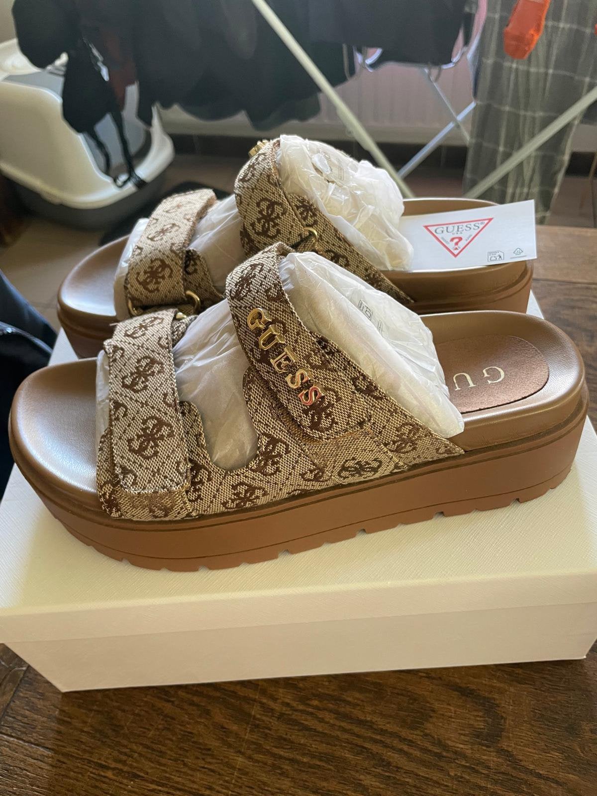 Schoenen guess 39, Ophalen, Zo goed als nieuw