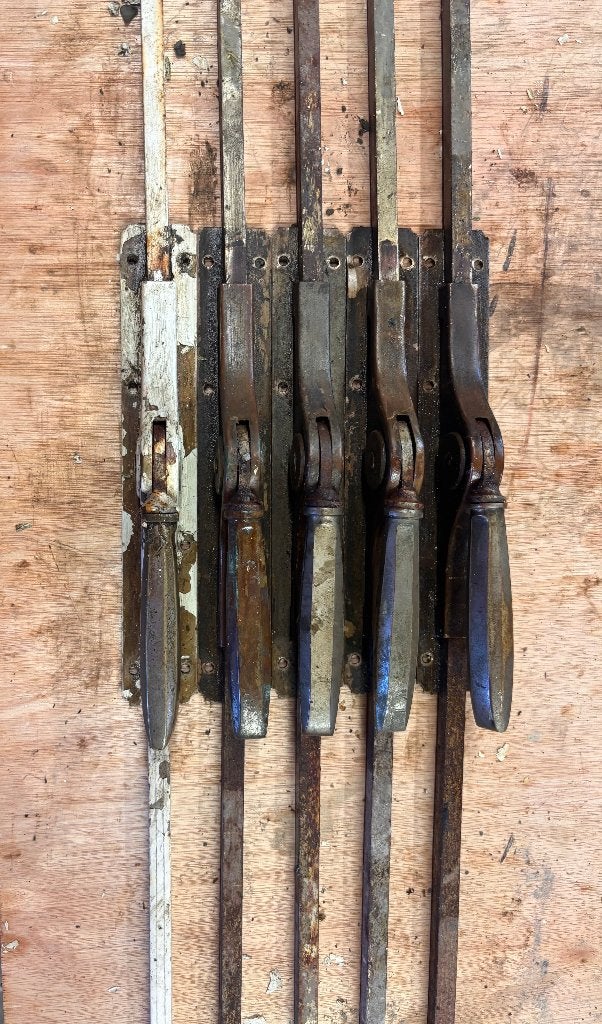 espagnolets/pompe à fenêtre 6 pièces, Enlèvement, Utilisé, Cuivre ou Laiton, Coulisse ou Verrou