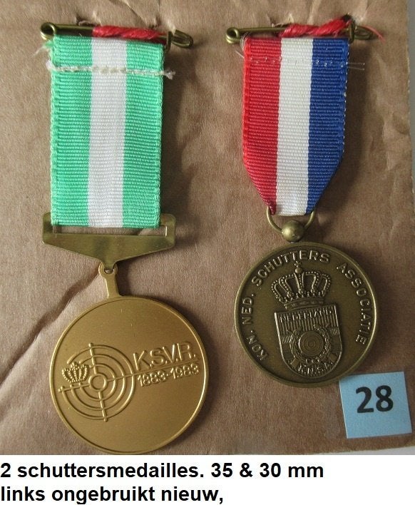 2 leuke schietsport medailles, K.N.S.A. & K.S.V.R., Postzegels en Munten, Penningen en Medailles, Overige materialen, Ophalen of Verzenden