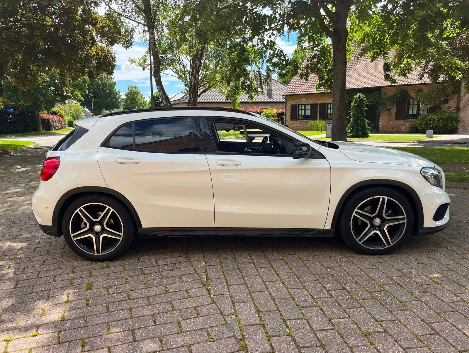 Mercedes gla pack amg 220 cdi Aut. 4 matic 88000 km euro6, Auto's, Mercedes-Benz, Automaat, 4 cilinders, Wit, Particulier