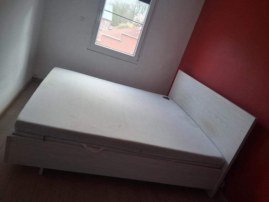 Bed van 200x200 cm, Huis en Inrichting, Ophalen