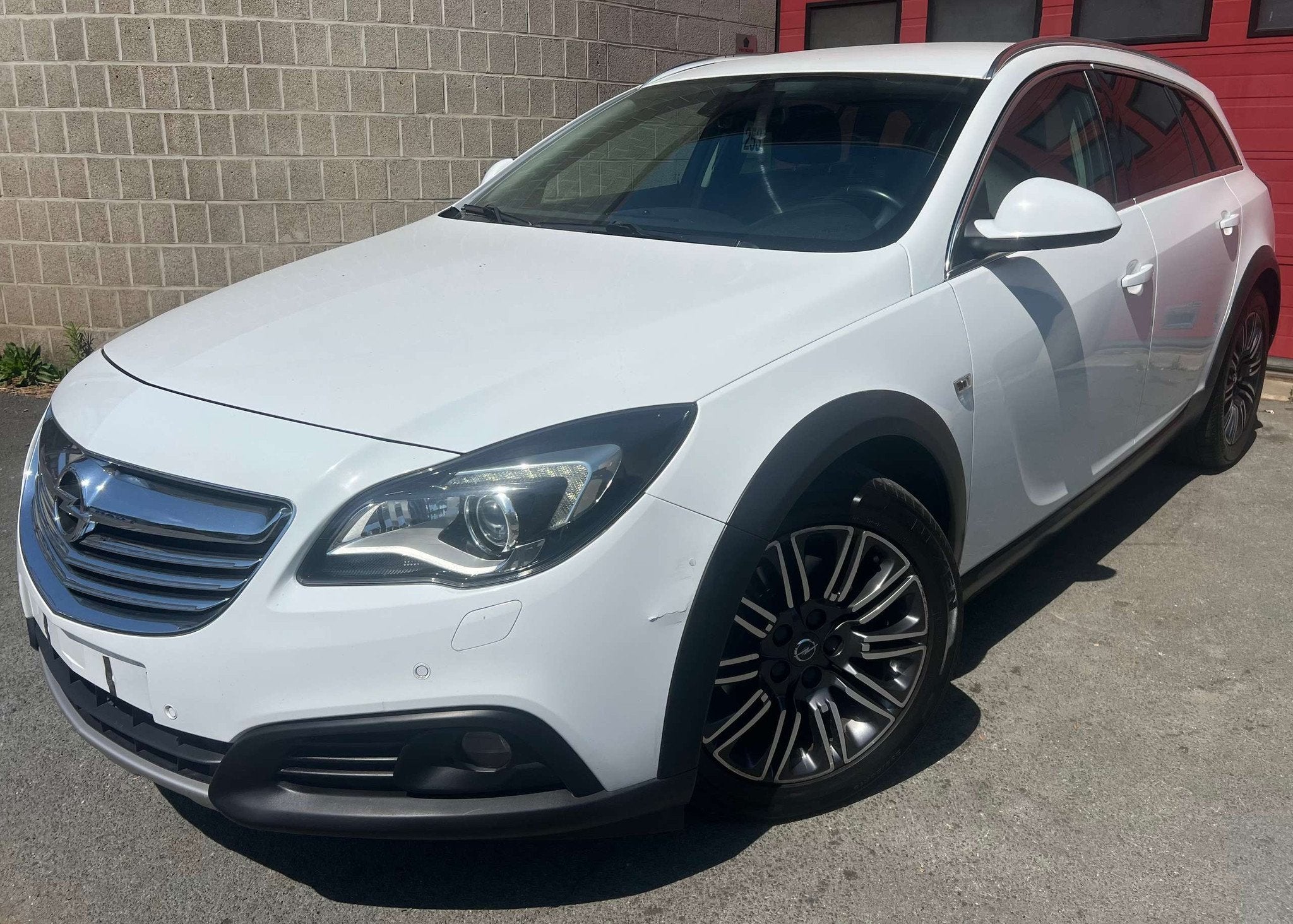 Opel Insignia Sports Tourer 2.0 CDTi ECOTEC 4x4 + CAMÉRA+ N, Auto's, Automaat, Euro 5, Parkeersensor, Zwart
