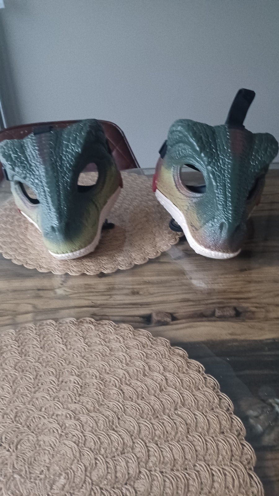 Masque Dinomask, Enlèvement, Comme neuf