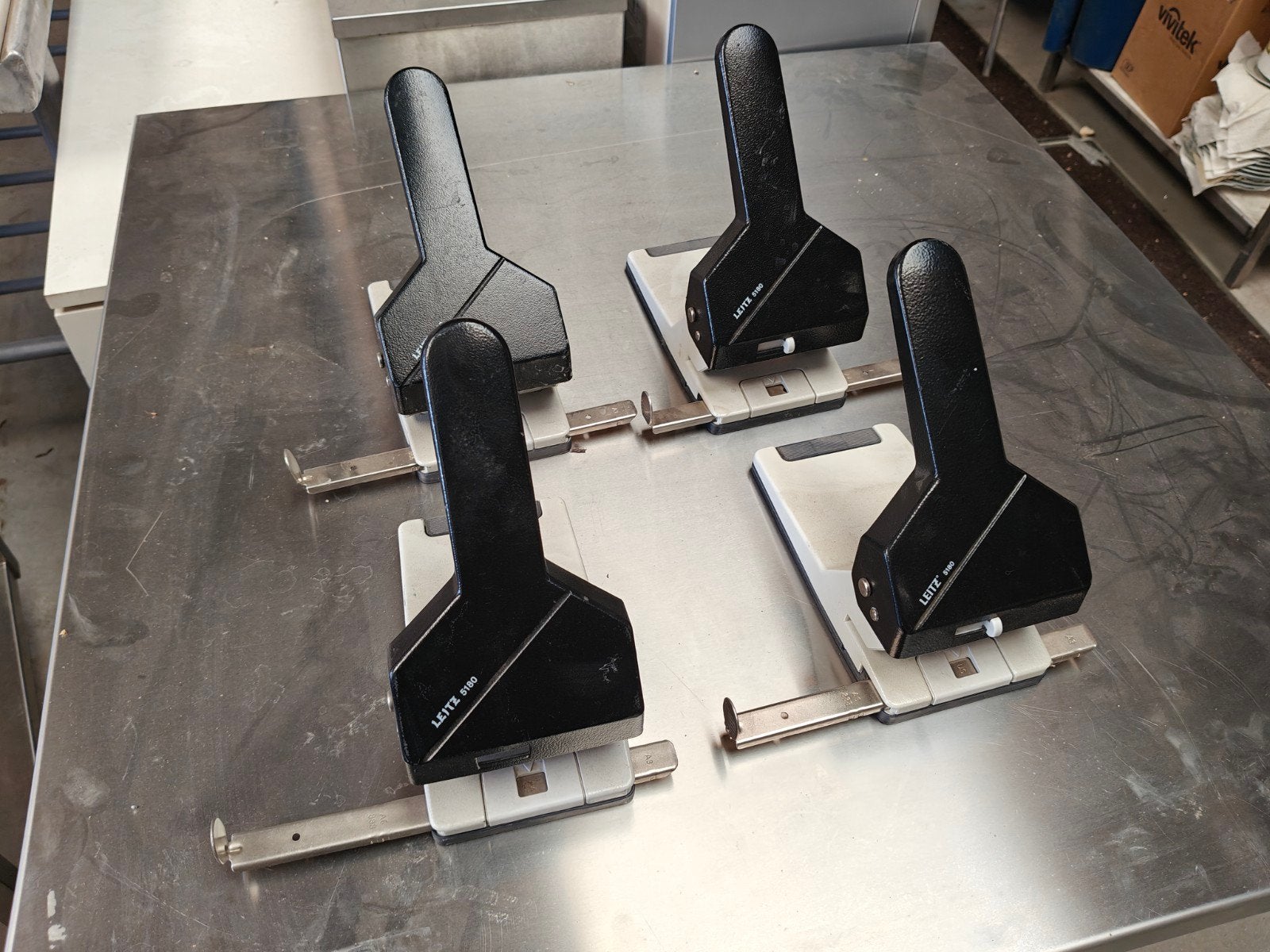 4x perforator Leitz 5180, Gebruikt, Leitz, Onbekend, Ophalen of Verzenden