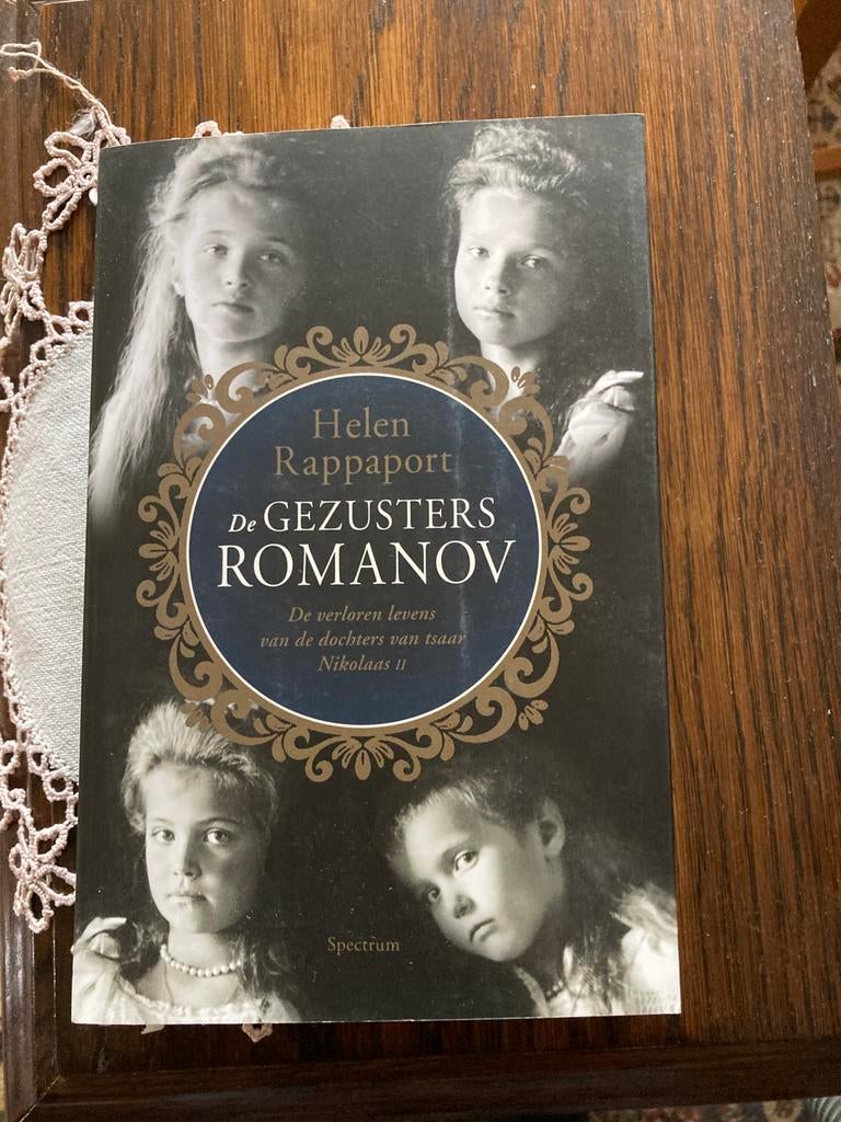 Helen Rappaport - De gezusters Romanov, Helen Rappaport, Ophalen of Verzenden, Politiek, Zo goed als nieuw