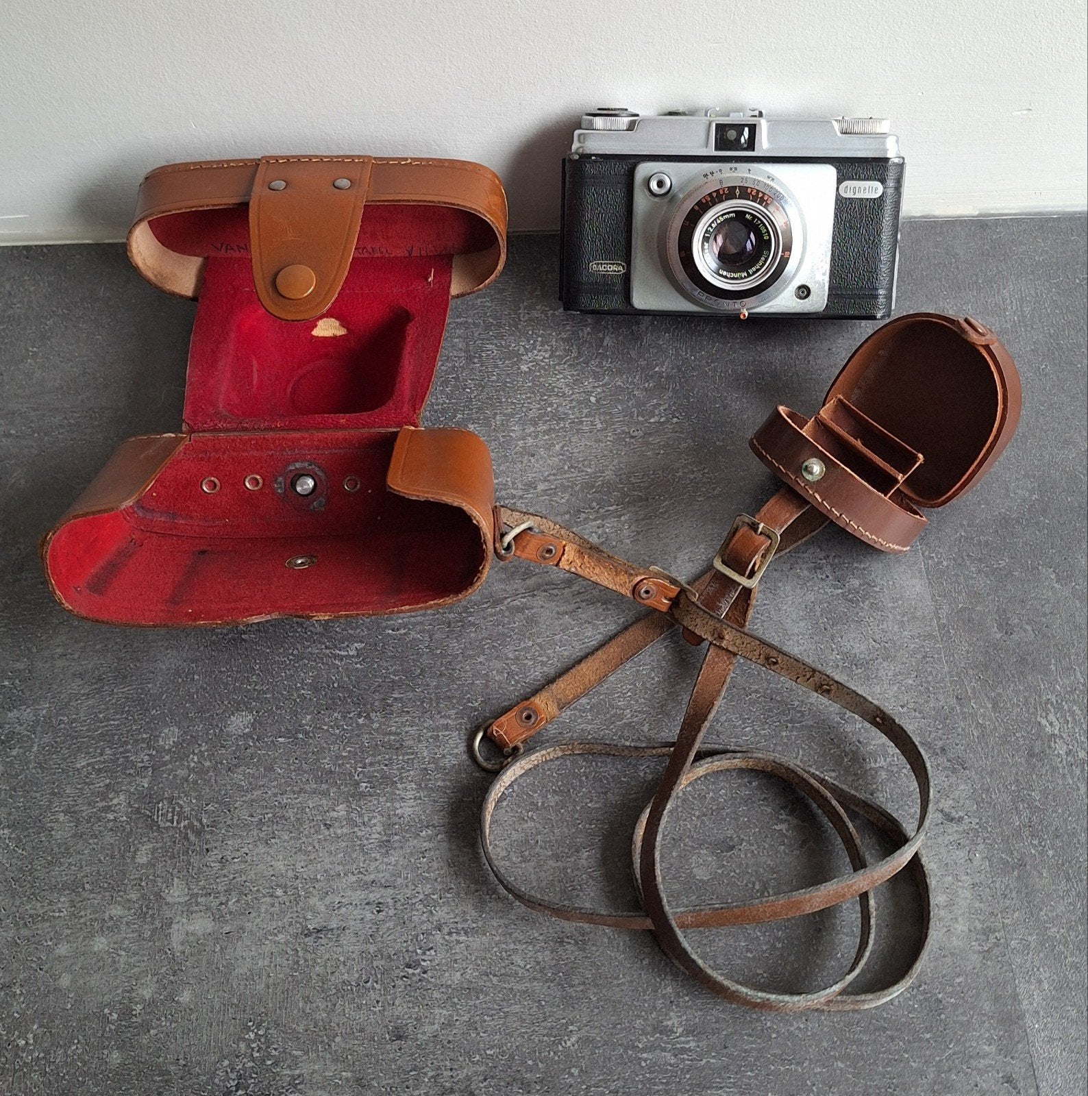 Appareil photo ancien Dacora Dignette Pronto + étui, Enlèvement ou Envoi, 1940 à 1960, Appareils photo