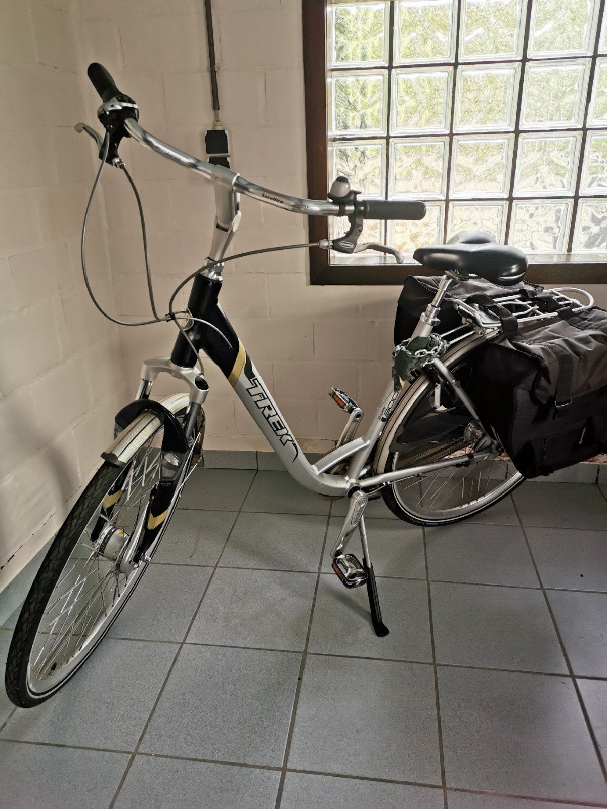 Damesfiets Trek L300 lage instap in uitzonderlijke staat!, Fietsen en Brommers, Ophalen