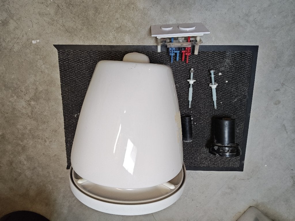 Hangtoilet - sanitair, Doe-het-zelf en Bouw, Sanitair, Ophalen, Zo goed als nieuw, Steen, Toilet