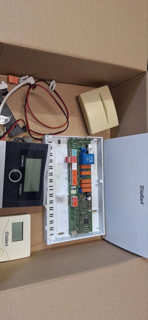 Vaillant VR 61/2 met 2 thermostaten + buitenvoeler, Enlèvement