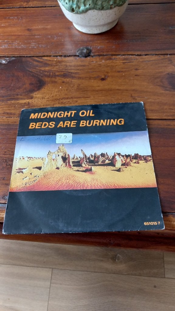 Vinyl (45t) midnight oil "beds are burning", Ophalen, Zo goed als nieuw, Pop