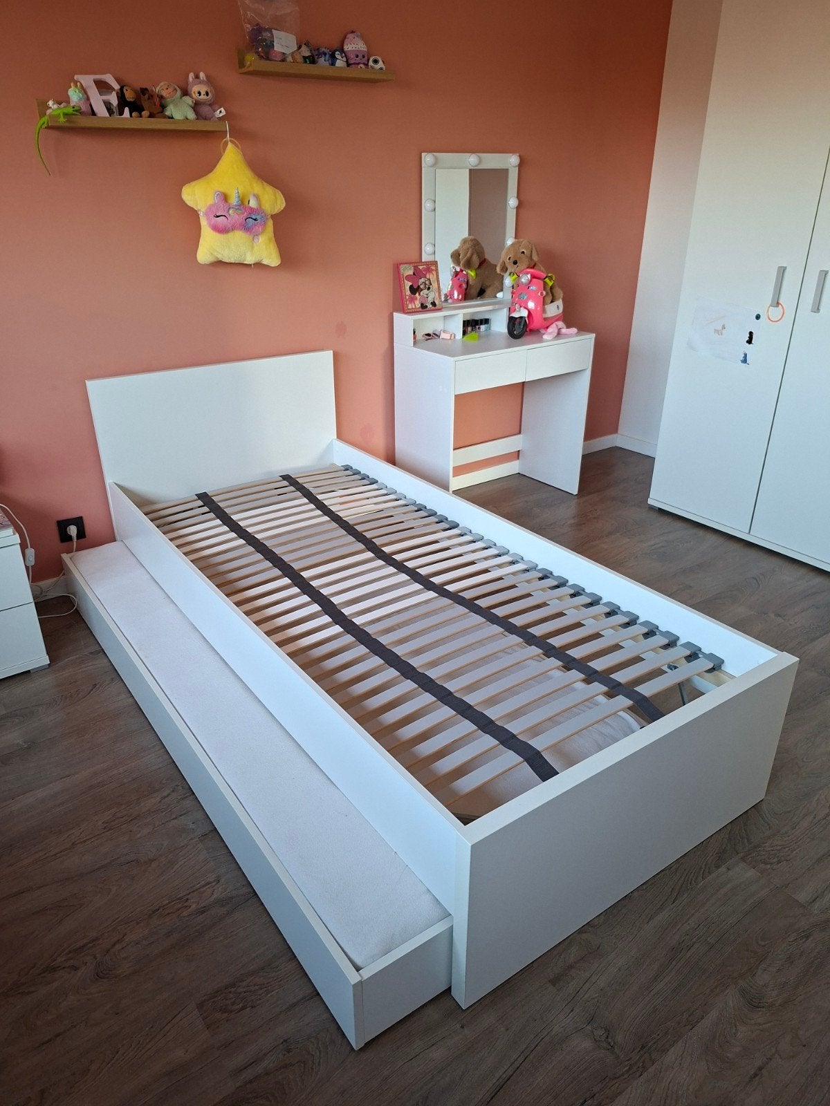 Eenpersoonsbed met uitschuifbaar logeerbed, Huis en Inrichting, Slaapkamer | Bedden, Ophalen, Wit, 200 cm, 90 cm
