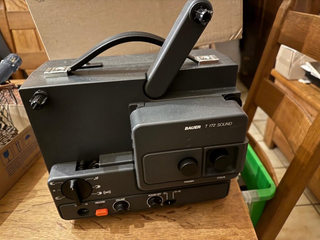 SUPER 8-PROJECTOR, Verzamelen, Foto-apparatuur en Filmapparatuur, Ophalen, Projector