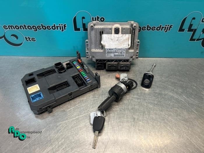 Mécanique vitre 4portes arrière gauche d'un Peugeot 207 (2, -, 3 mois de garantie, Utilisé, -