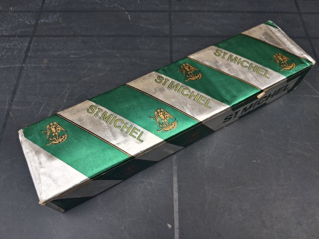 plein de cigarettes dures non ouvertes... pleines.., Enlèvement ou Envoi, Comme neuf, Panneau publicitaire