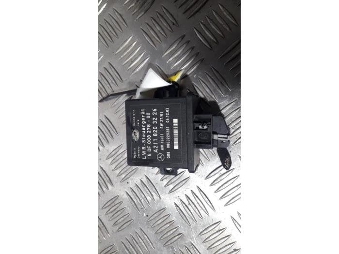 Moteur phare d'un Mercedes E-Klasse, 3 mois de garantie, Utilisé, -, -