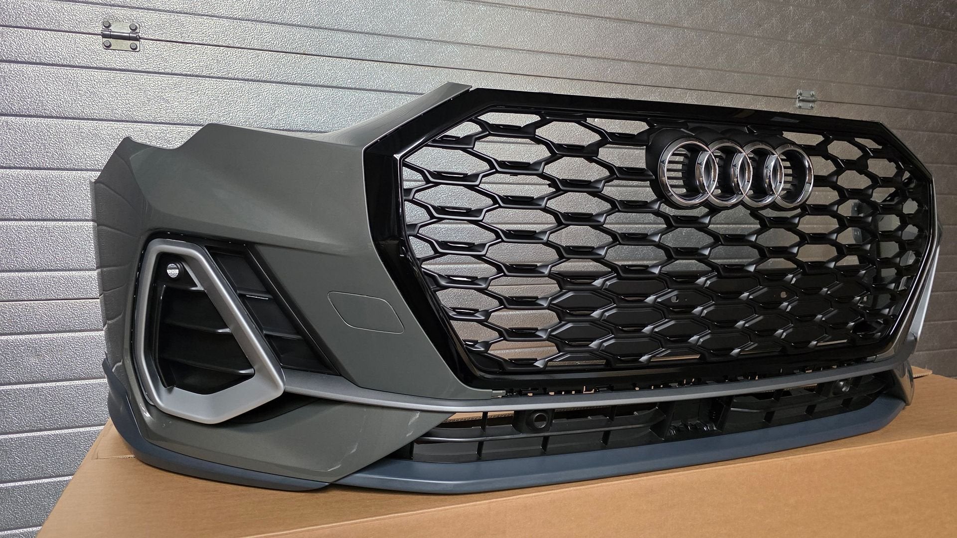 Voorbumper Audi Q3 83A F3 S-line SLINE  BUMPER X7G ORIGINEEL, Autos : Pièces & Accessoires, -, Origine de la pièce connue, Audi