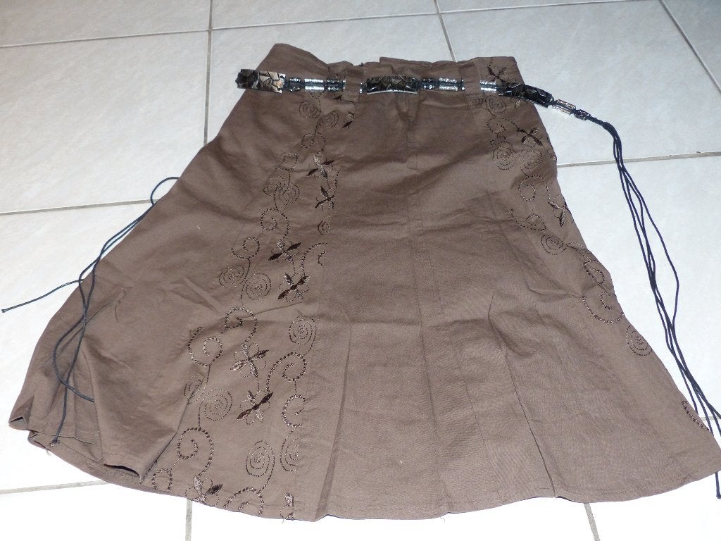 Jolie jupe marron avec imprimé - taille M, Vêtements | Femmes, Jupes, Taille 38/40 (M), Enlèvement ou Envoi, Comme neuf, Brun